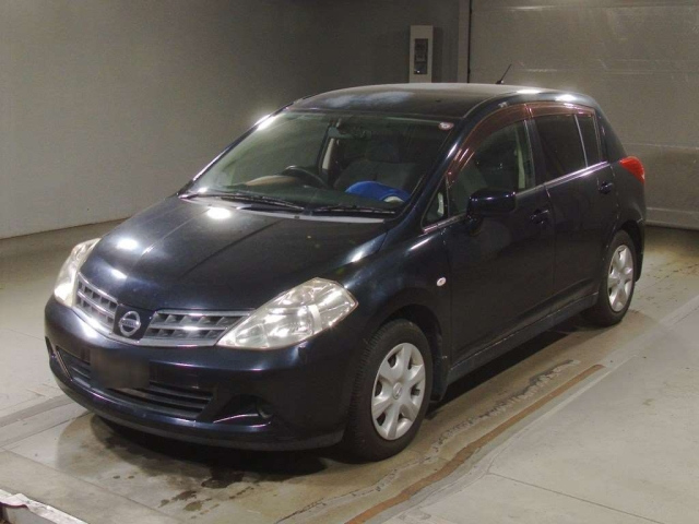 NISSAN TIIDA