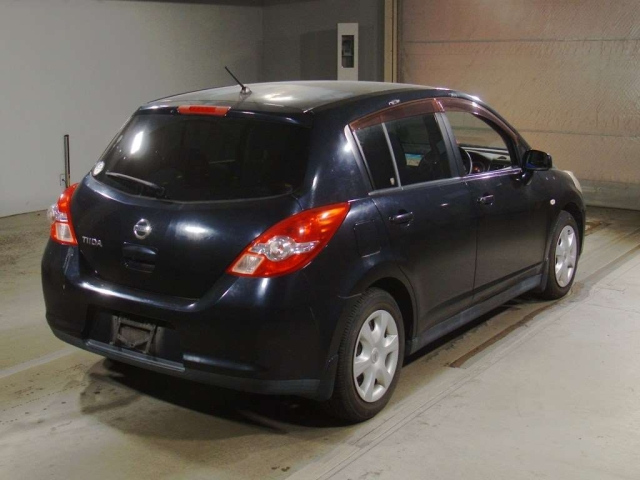 NISSAN TIIDA