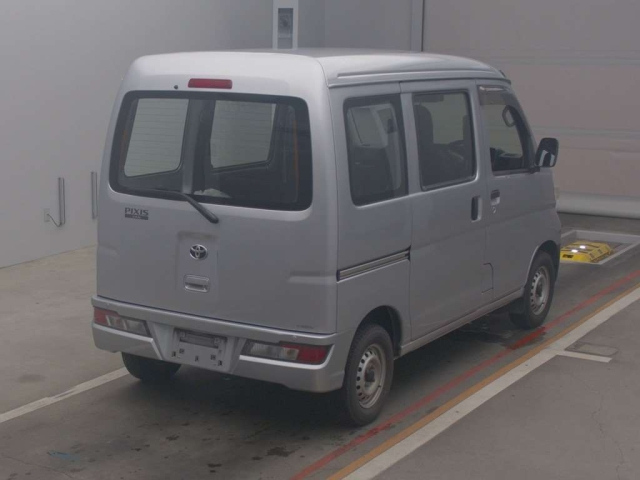 TOYOTA PIXIS VAN