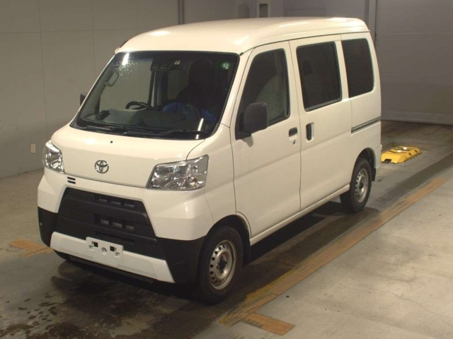 TOYOTA PIXIS VAN