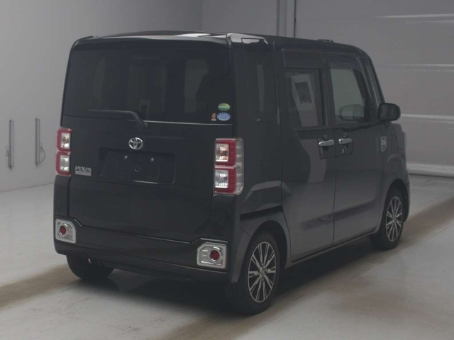 TOYOTA PIXIS MEGA