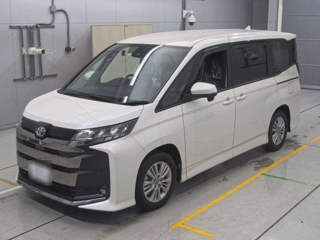 TOYOTA NOAH
