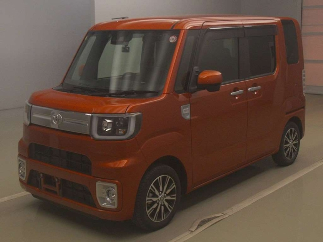 TOYOTA PIXIS MEGA