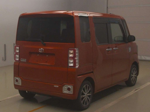 TOYOTA PIXIS MEGA