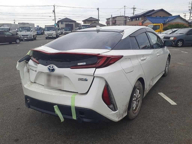 TOYOTA PRIUS PHV
