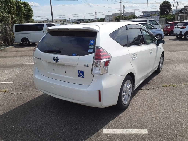 TOYOTA PRIUS ALPHA