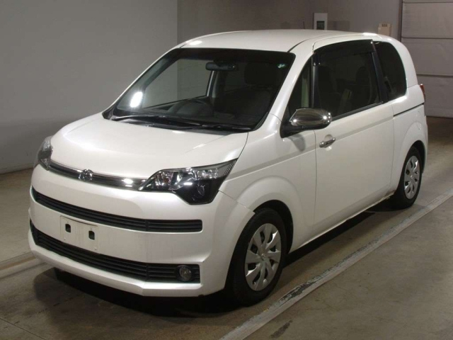 TOYOTA SPADE