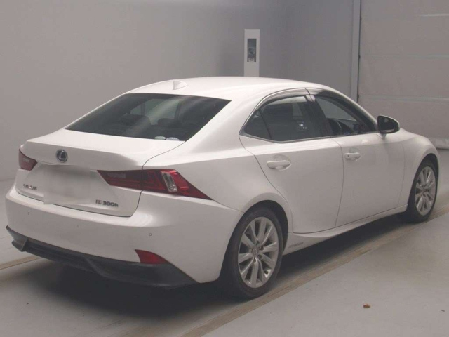 LEXUS IS
