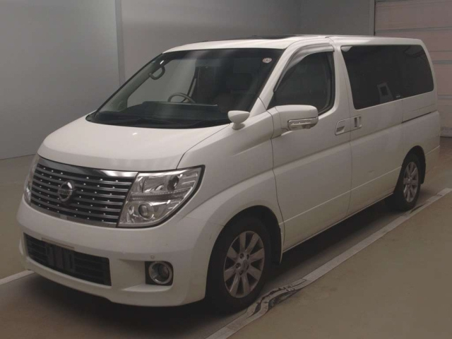 NISSAN ELGRAND