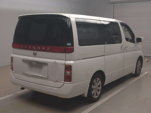 NISSAN ELGRAND
