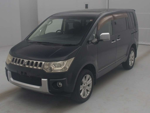 MITSUBISHI DELICA D5