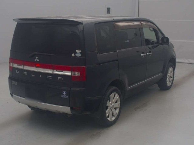 MITSUBISHI DELICA D5