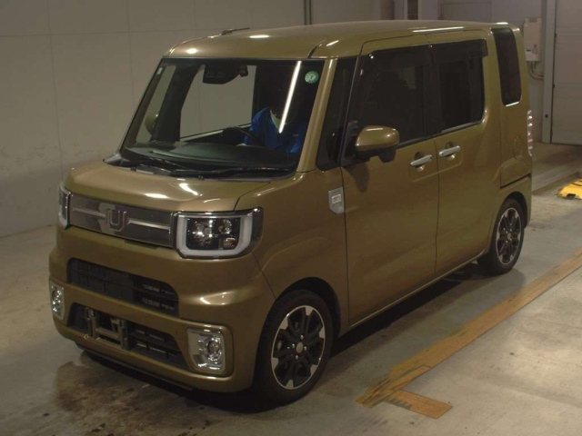 DAIHATSU WAKE
