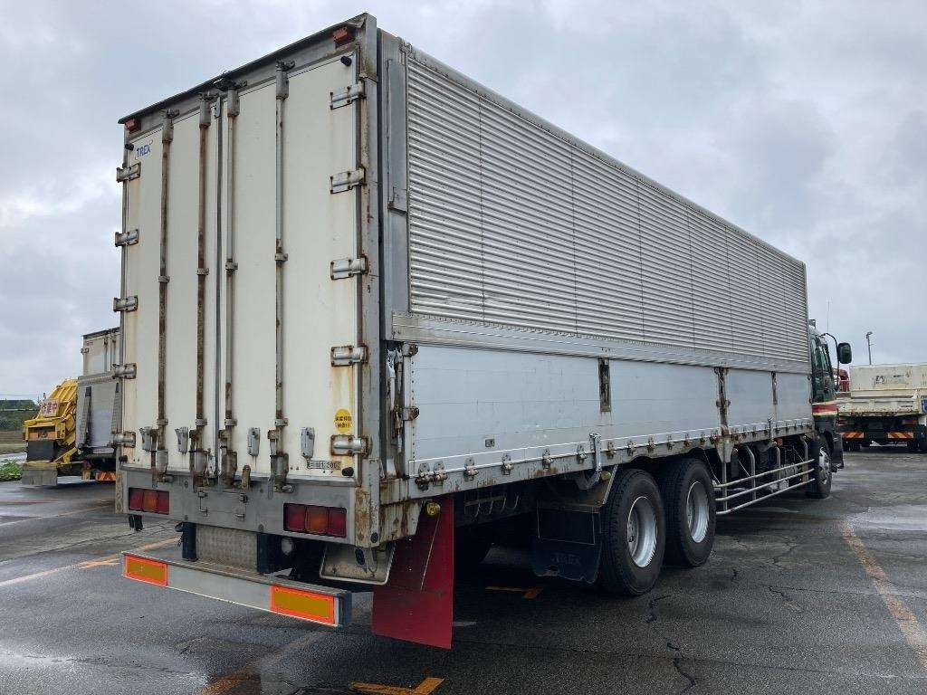 ISUZU GIGA