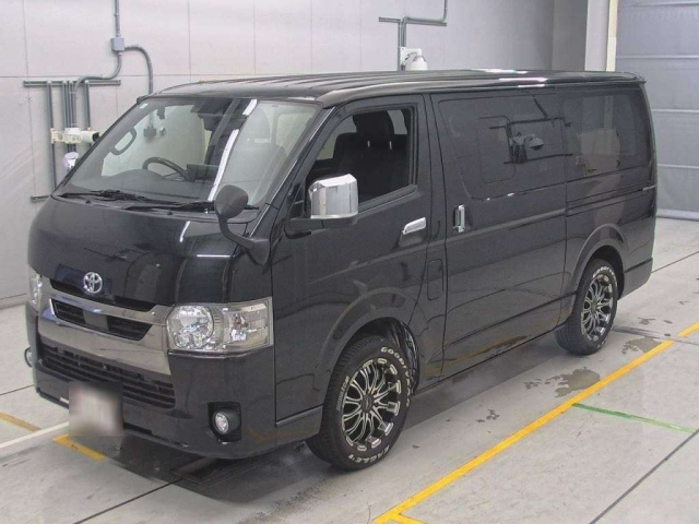 TOYOTA HIACE VAN