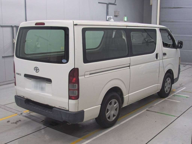 TOYOTA HIACE VAN