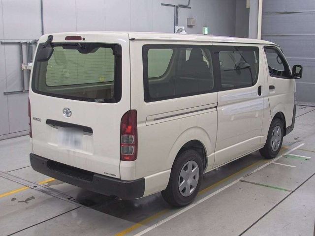 TOYOTA HIACE VAN