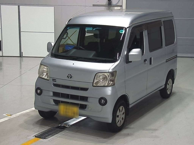 TOYOTA PIXIS VAN