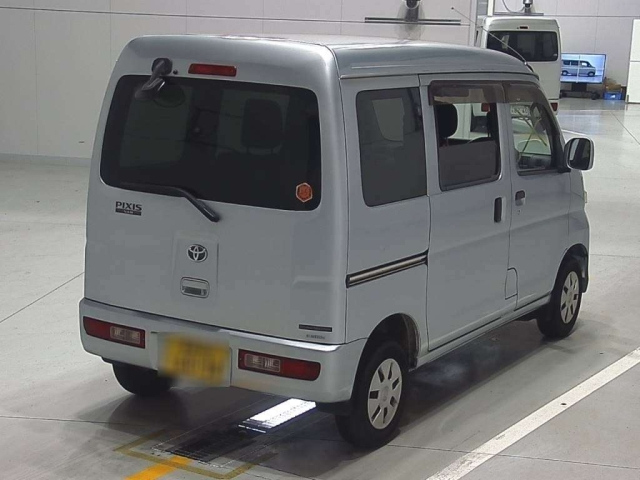 TOYOTA PIXIS VAN