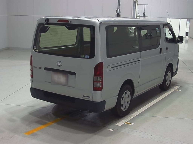 TOYOTA REGIUS ACE VAN