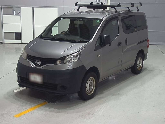 NISSAN NV200
