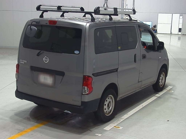 NISSAN NV200
