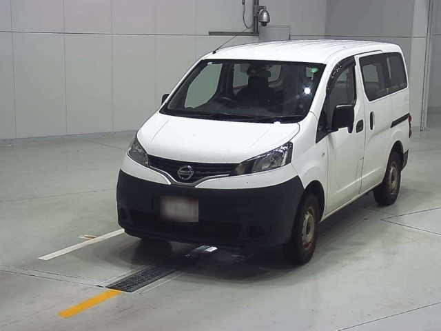 NISSAN NV200