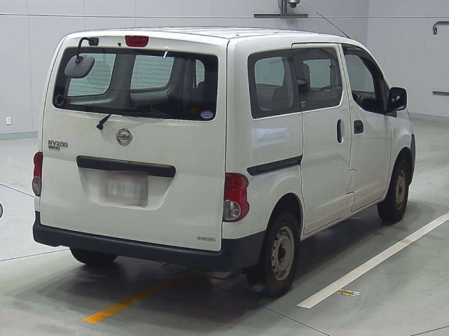 NISSAN NV200