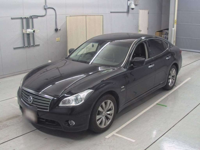 NISSAN FUGA