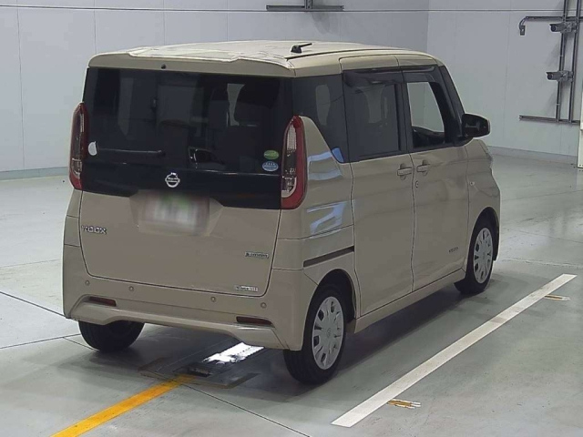 NISSAN ROOX