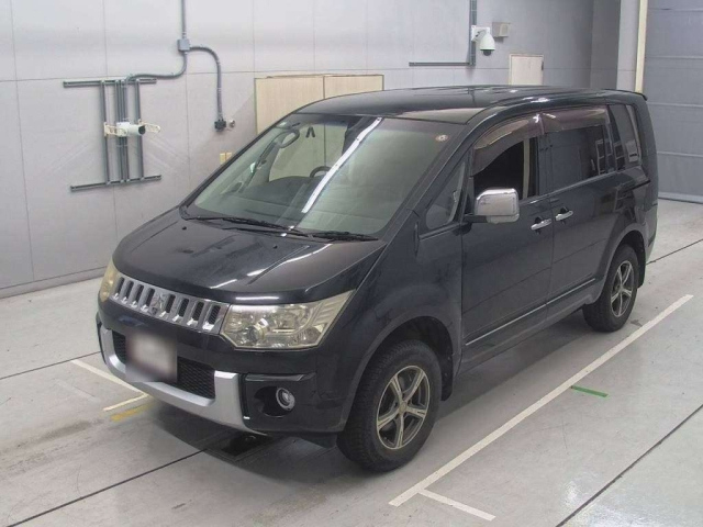MITSUBISHI DELICA D5