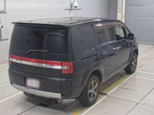 MITSUBISHI DELICA D5