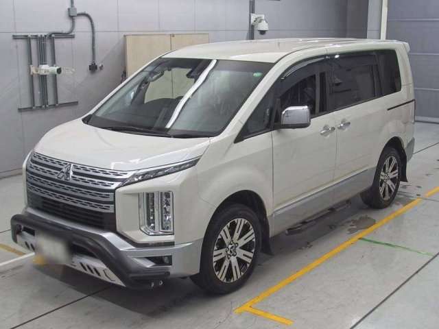 MITSUBISHI DELICA D5