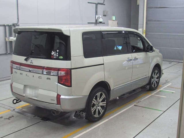 MITSUBISHI DELICA D5