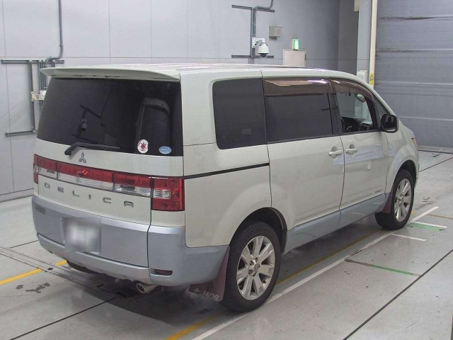 MITSUBISHI DELICA D5