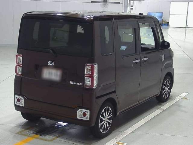 DAIHATSU WAKE