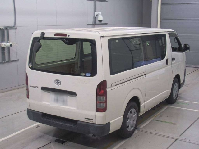 TOYOTA REGIUS ACE VAN