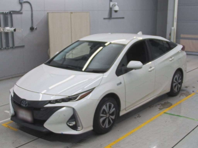 TOYOTA PRIUS PHV