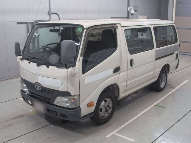 TOYOTA DYNA