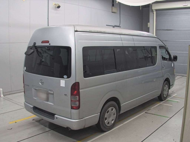 TOYOTA REGIUS ACE COMMUTER