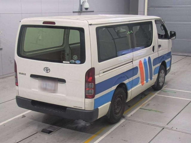 TOYOTA HIACE VAN