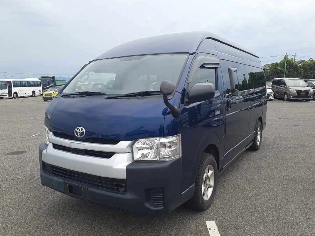 TOYOTA HIACE