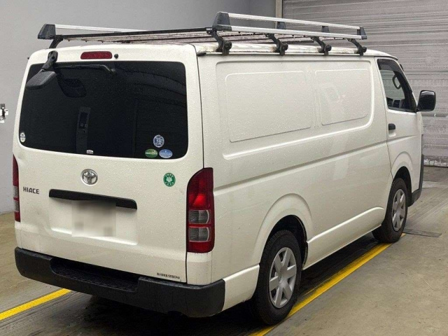 TOYOTA HIACE VAN