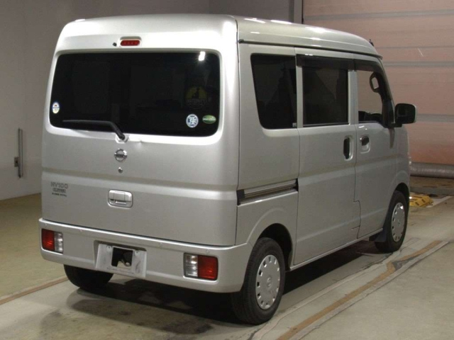 NISSAN CLIPPER VAN