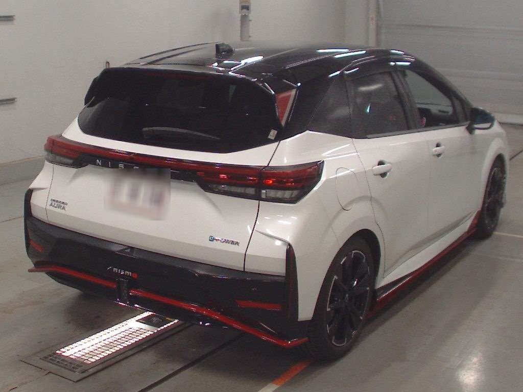 NISSAN AURA