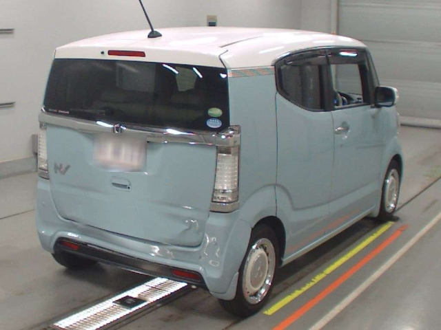 HONDA N BOX SLASH