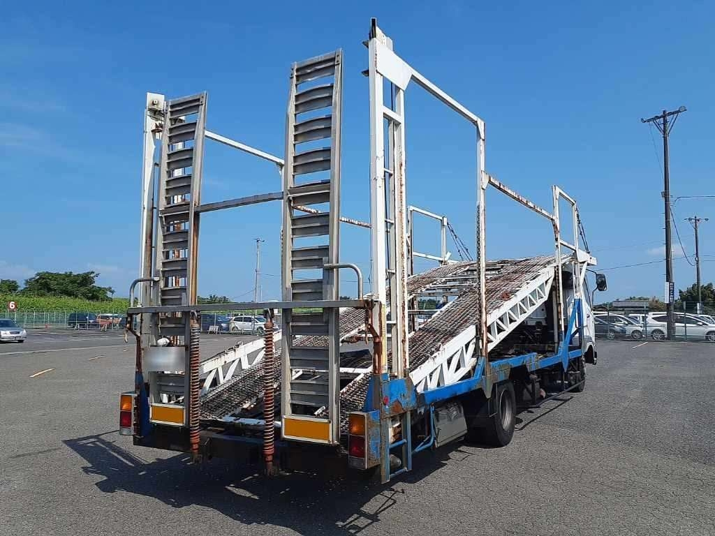 MITSUBISHI FUSO FIGHTER