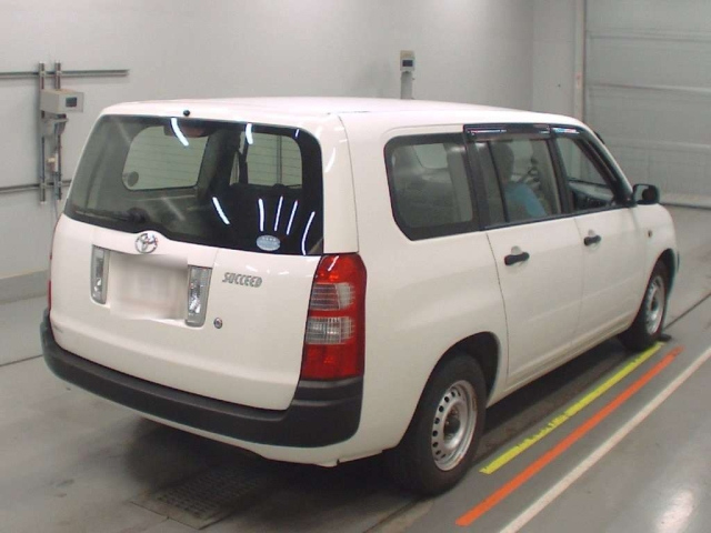 TOYOTA SUCCEED