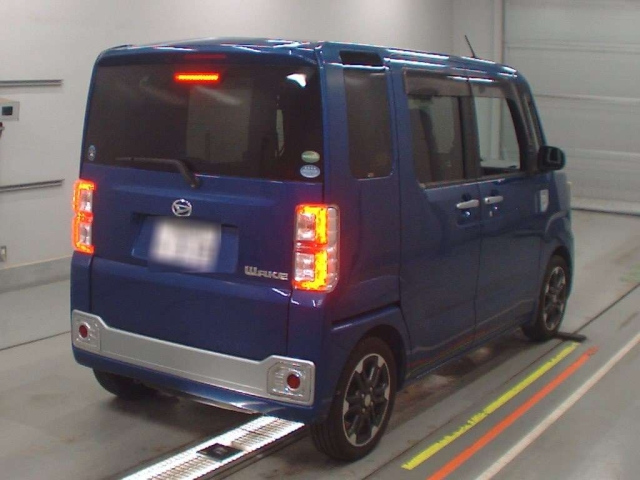 DAIHATSU WAKE