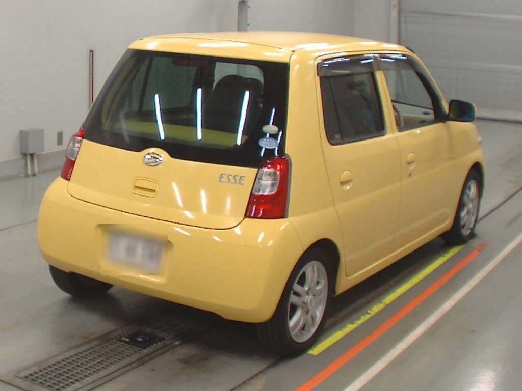 DAIHATSU ESSE